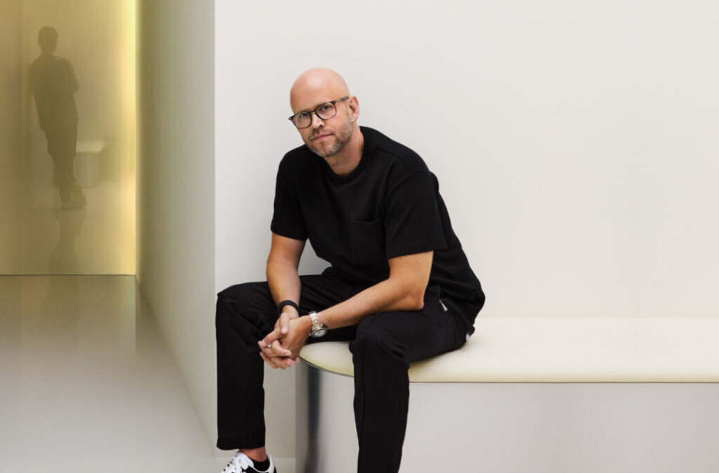 Perchè Daniel Ek si è dimesso da Ceo di Spotify. I piani del founder del colosso dello streaming tra salute e difesa