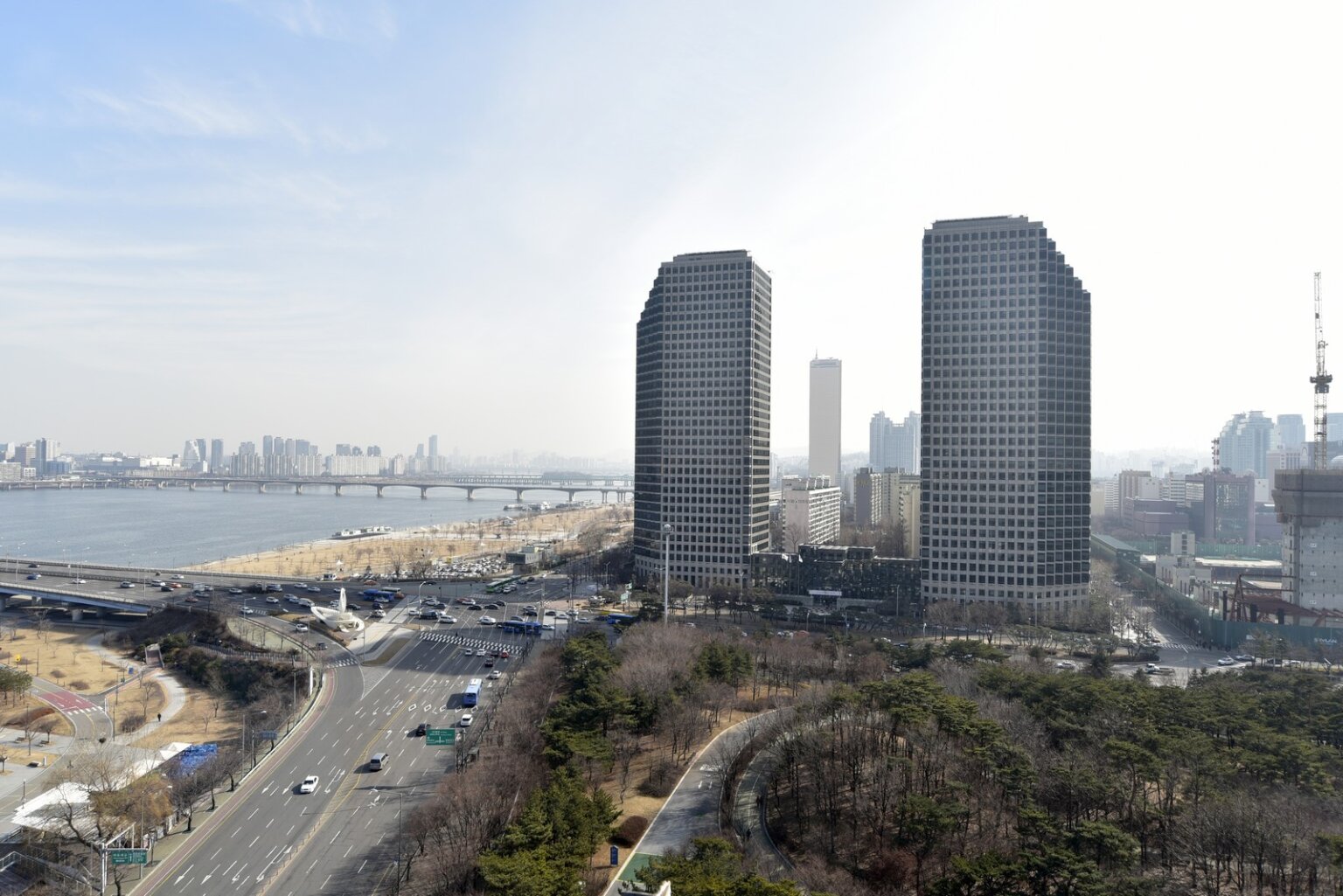 LG Twin Tower 2015