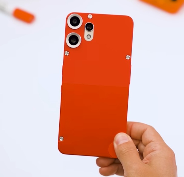 CMF Phone 2 PRO, economico ma completo. La startup di Carl Pei ha in mano lo smartphone vincente? CMF PHONE 2 PRO 1