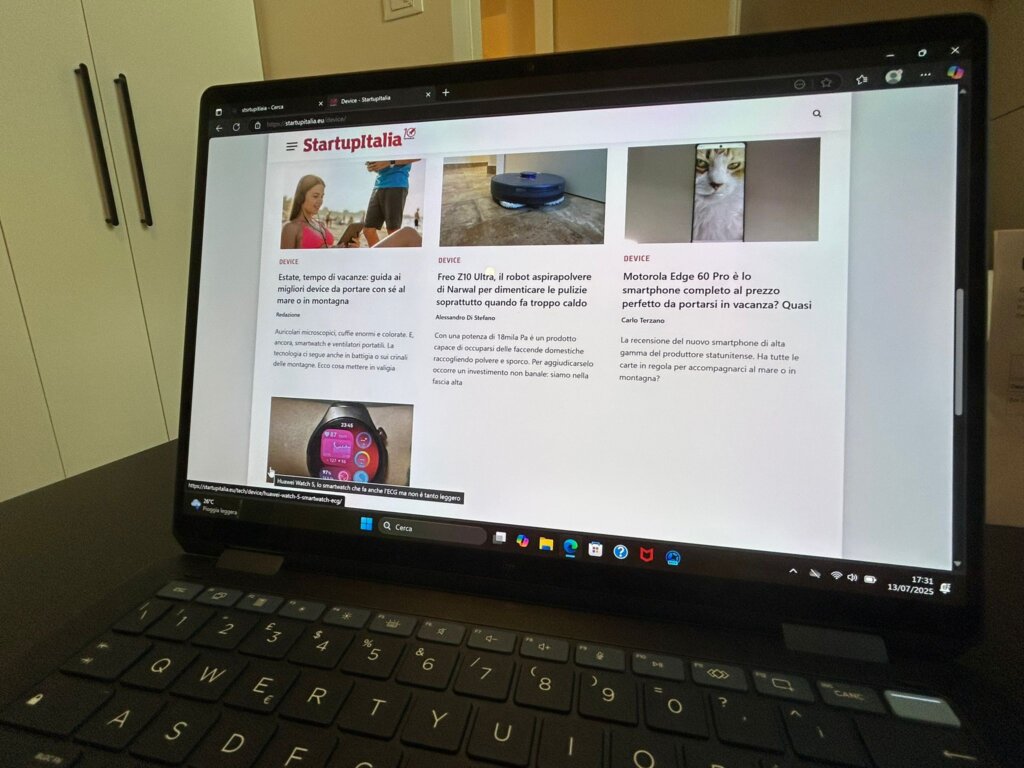 HP OmniBook Ultra Flip 14, il portatile convertibile per un’estate sempre di corsa