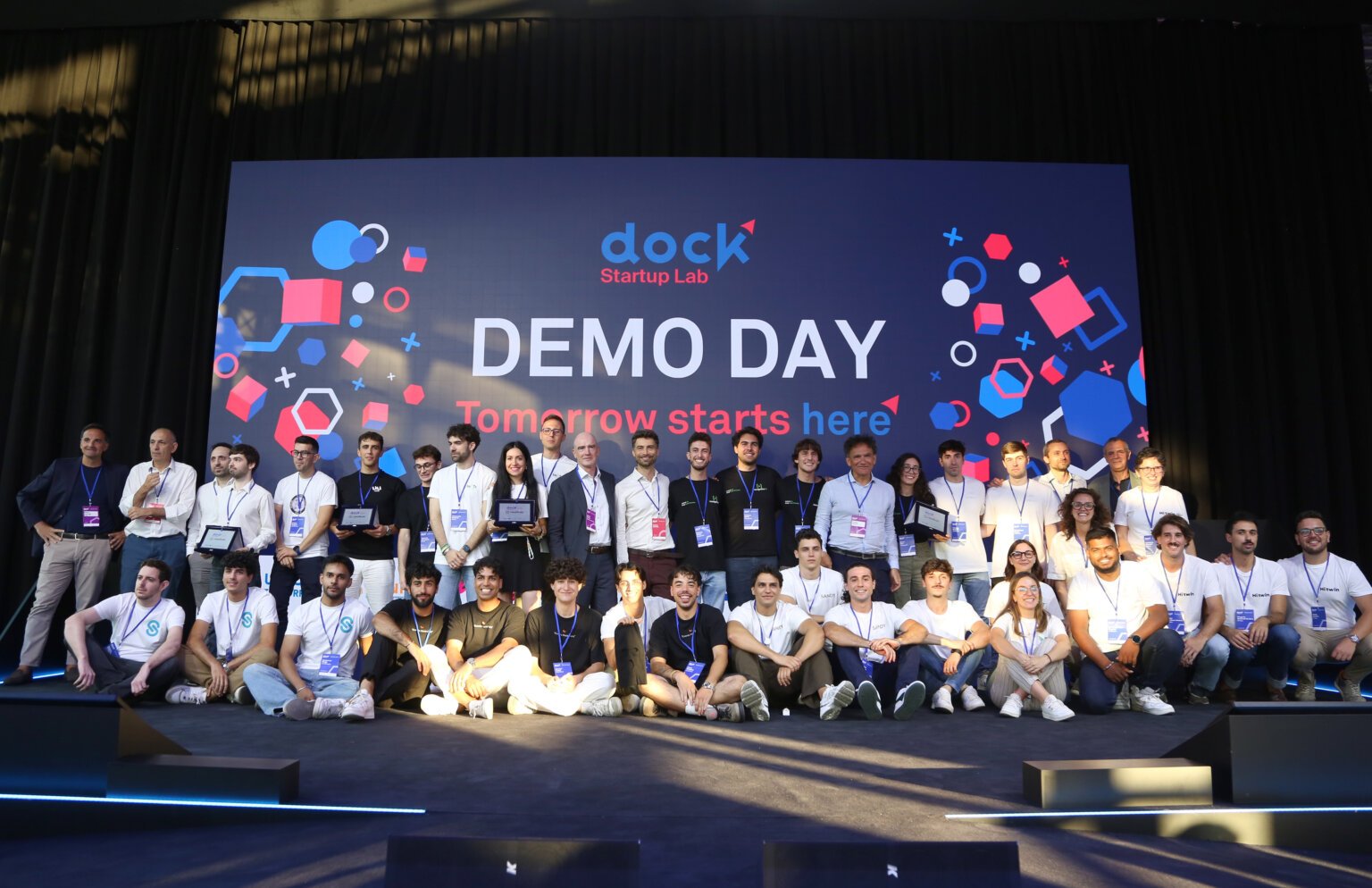 foto demoday team sul palco
