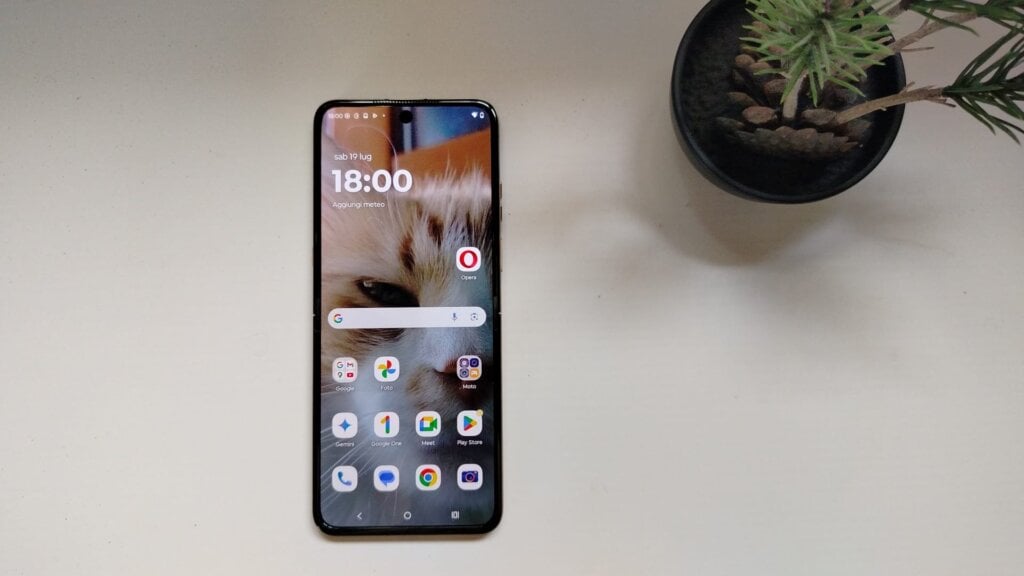 Motorola Razr 60 Ultra, un pieghevole raffinato che vi farà restare a bocca spalancata? Motorola Razr 60 Ultra 10
