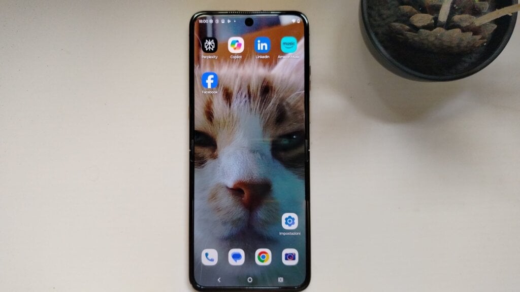 Motorola Razr 60 Ultra, un pieghevole raffinato che vi farà restare a bocca spalancata? Motorola Razr 60 Ultra 8