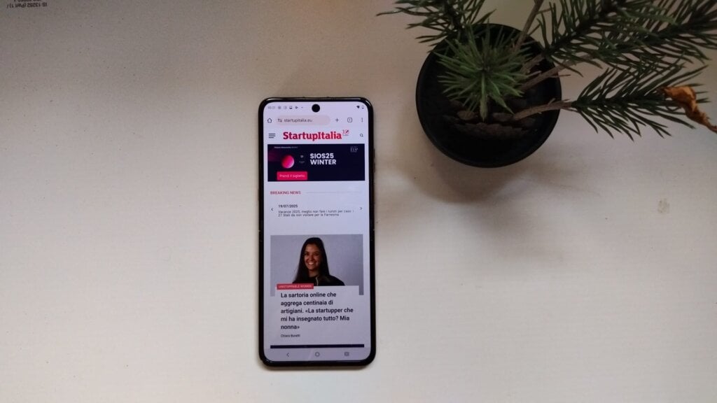 Motorola Razr 60 Ultra, un pieghevole raffinato che vi farà restare a bocca spalancata? Motorola Razr 60 Ultra 7
