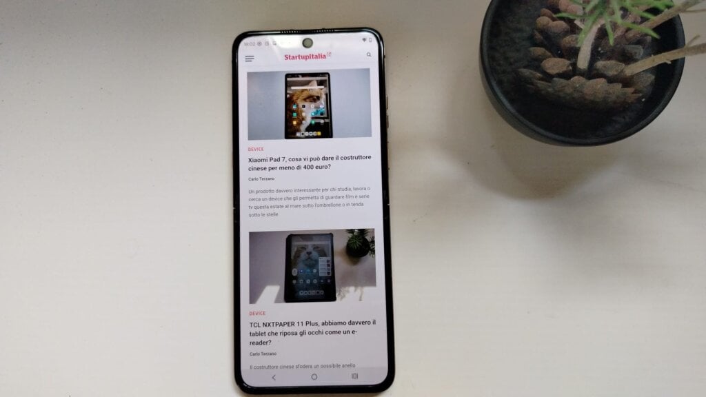 Motorola Razr 60 Ultra, un pieghevole raffinato che vi farà restare a bocca spalancata? Motorola Razr 60 Ultra 2