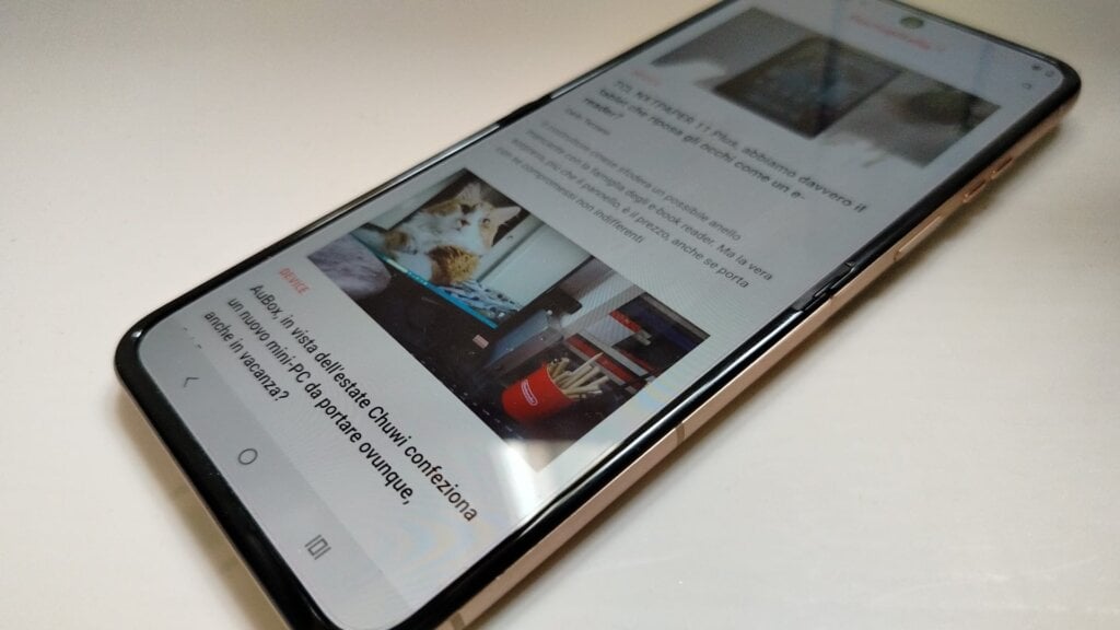 Motorola Razr 60 Ultra, un pieghevole raffinato che vi farà restare a bocca spalancata? Motorola Razr 60 Ultra 4