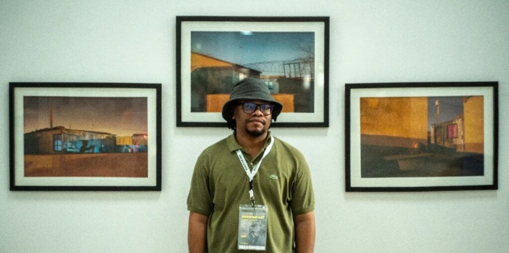 Sibusiso Bheka, l'artista della notte che trasforma le township in Sudafrica in poesia visiva. «La fotografia ha dato un senso alla mia vita» sibusiso beka 1