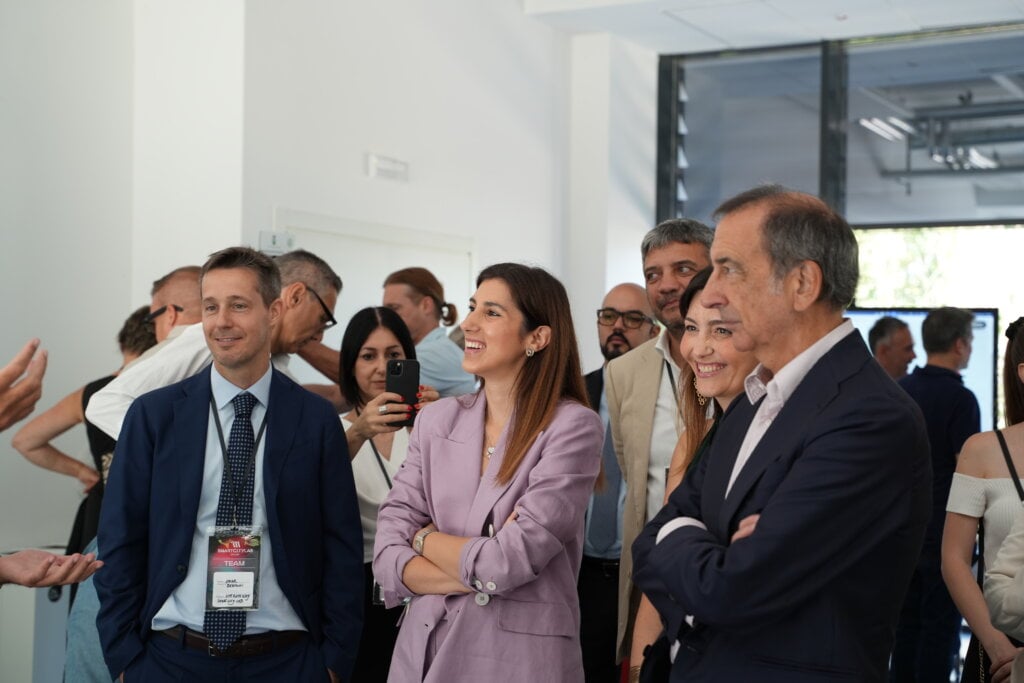 A Milano apre SmartCityLab: innovazione urbana tra rigenerazione e futuro condiviso Assessora Cappello e Sindaco Sala all'inaugurazione di SmartCityLab
