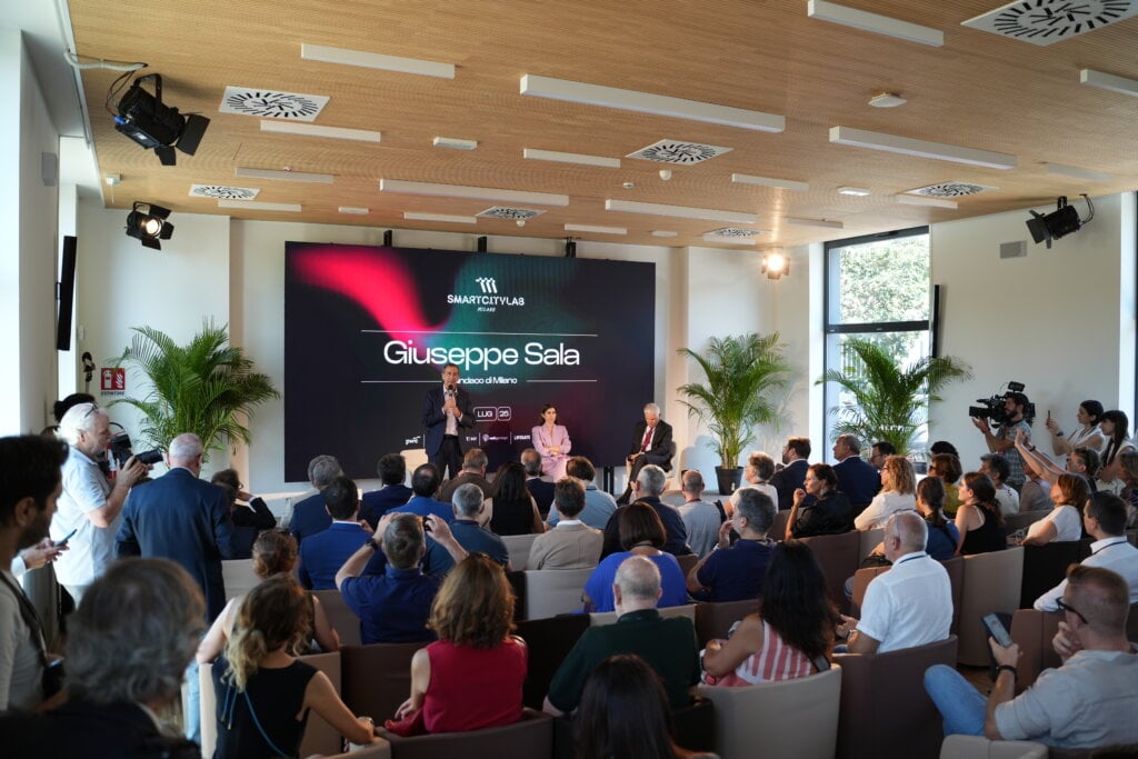 A Milano apre SmartCityLab: innovazione urbana tra rigenerazione e futuro condiviso Il sindaco Sala parla all'inaugurazione di SmartCityLab