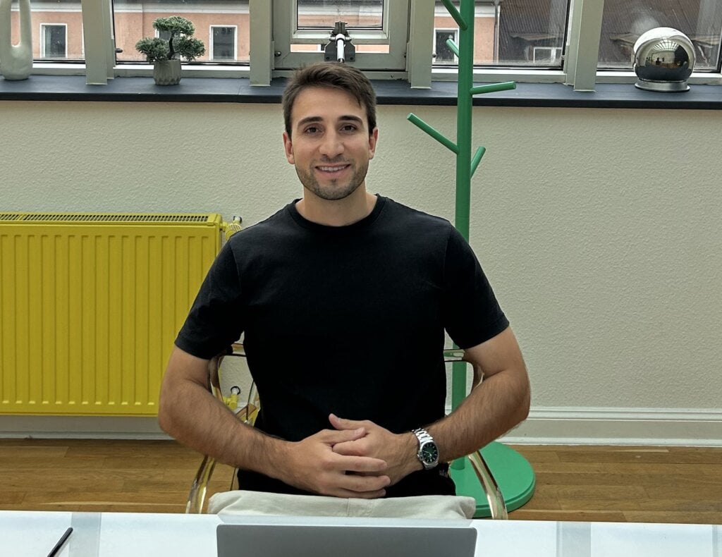 Lo startupper italiano che in Germania va controcorrente. «A Berlino molti si orientano sulla difesa, io monitoro l'impatto ambientale» Screenshot 2025 07 23 alle 08.31.48