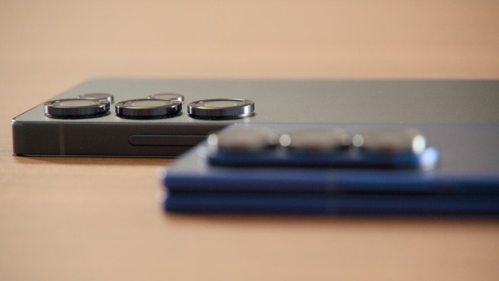Galaxy S25 Ultra e Samsung Galaxy Z Fold7 a confronto