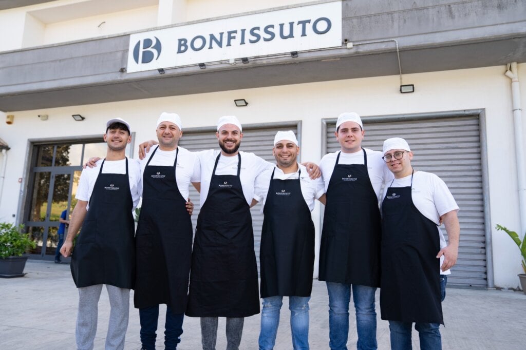 Due fratelli, un laboratorio di pasticceria a Canicattì e la voglia di lasciare il segno. «Qui coltiviamo 70 alberi di pistacchio di una varietà autoctona quasi scomparsa» 4abb7b2d a57f 4543 99b2 2e4f2beb90ec
