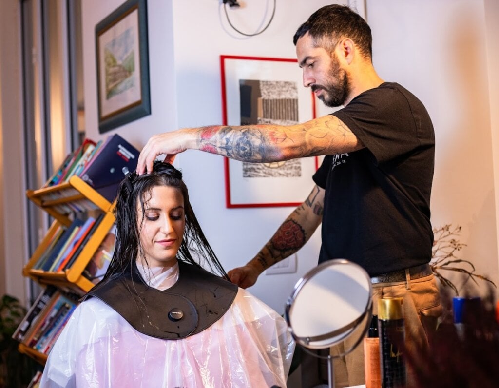 L’imprenditrice che mette le mani nei capelli partendo dallo smartphone. Così nasce la startup dei parrucchieri a domicilio deeva