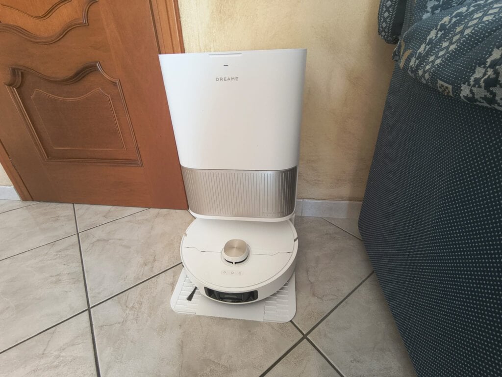 Dreame L40S Pro Ultra, tanta potenza per lo sporco ostinato e una AI di bordo per pulizie intelligenti