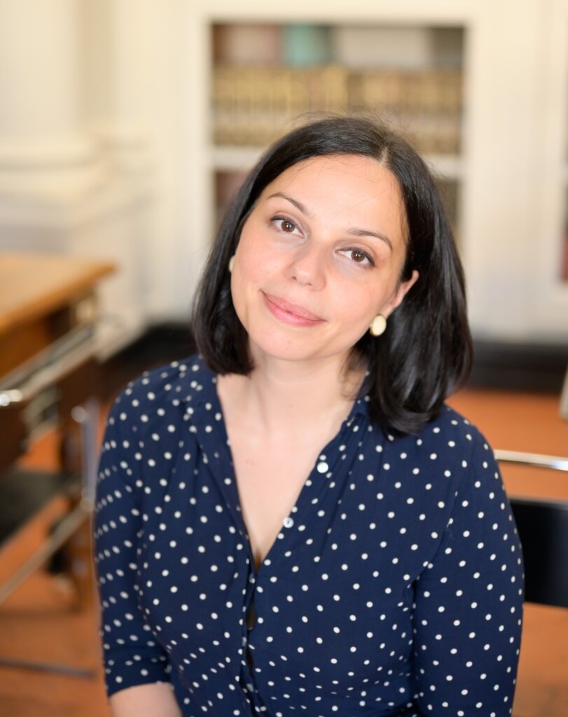 A lezione dalla scienziata che ha sconfitto l'antrace. «Vi porto a spasso nel mondo dell'invisibile» antonella fioravanti cover crediti Agnese Fochesato