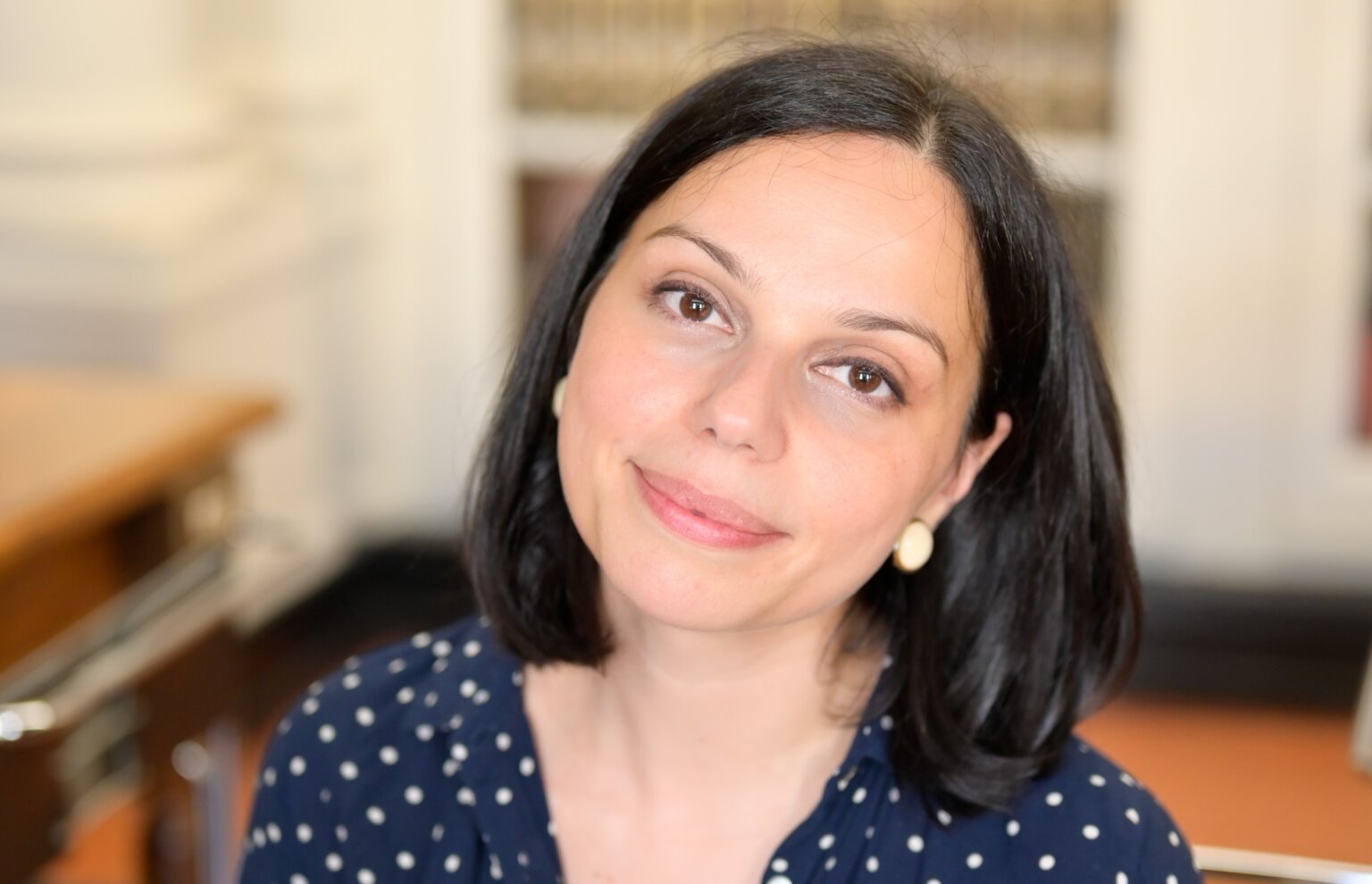 A lezione dalla scienziata che ha sconfitto l’antrace. «Vi porto a spasso nel mondo dell’invisibile» antonella fioravanti cover