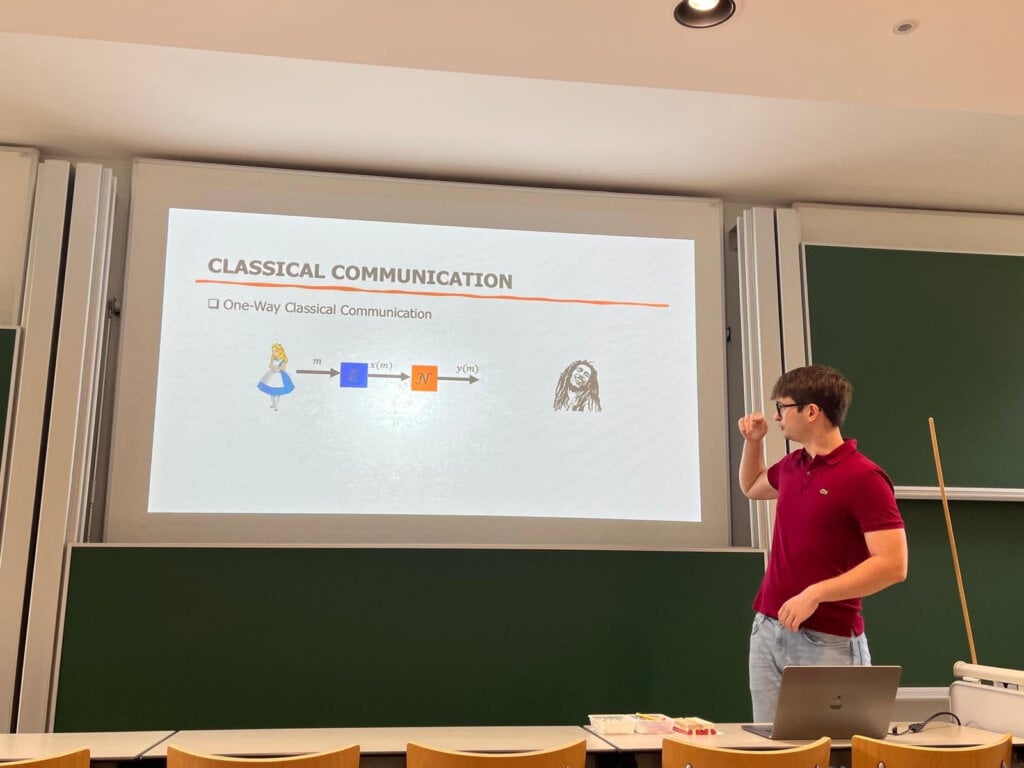 A Torino il primo laureato in ingegneria quantistica in Italia. Sogna un futuro da prof. «Non esiste il talento puro, conta la costanza» unnamed 1