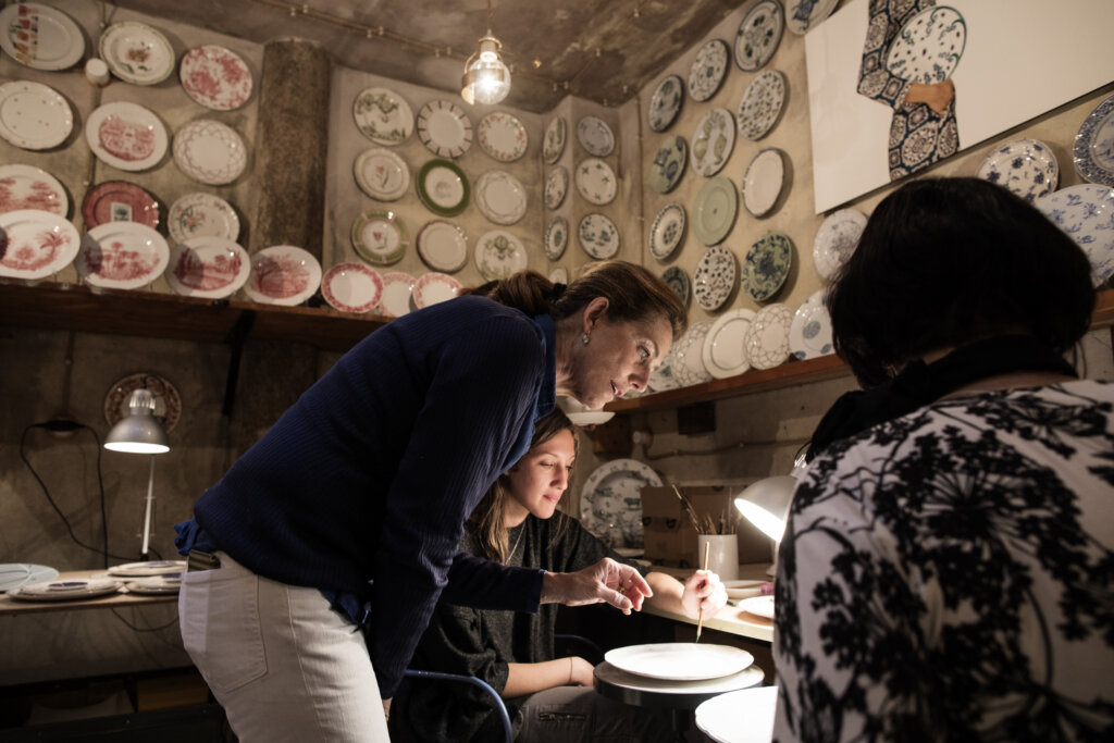 A Milano un garage diventa laboratorio di ceramica. E le creazioni dell’impresa di famiglia Paravicini viaggiano nel mondo ParaviciniLab dettaglio3