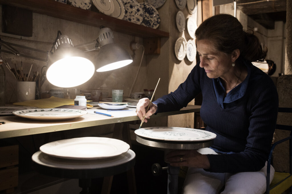 A Milano un garage diventa laboratorio di ceramica. E le creazioni dell’impresa di famiglia Paravicini viaggiano nel mondo ParaviciniLab dettaglio1
