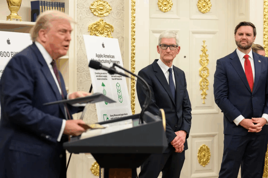 Tim Cook non soffre i dazi. I piani di Apple per aumentare gli investimenti in Cina piaceranno a Trump?