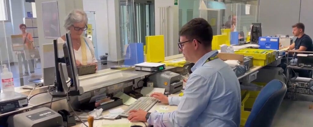 Il governo pronto a vendere quote di Poste Italiane per fare cassa? Freni frena ogni ipotesi