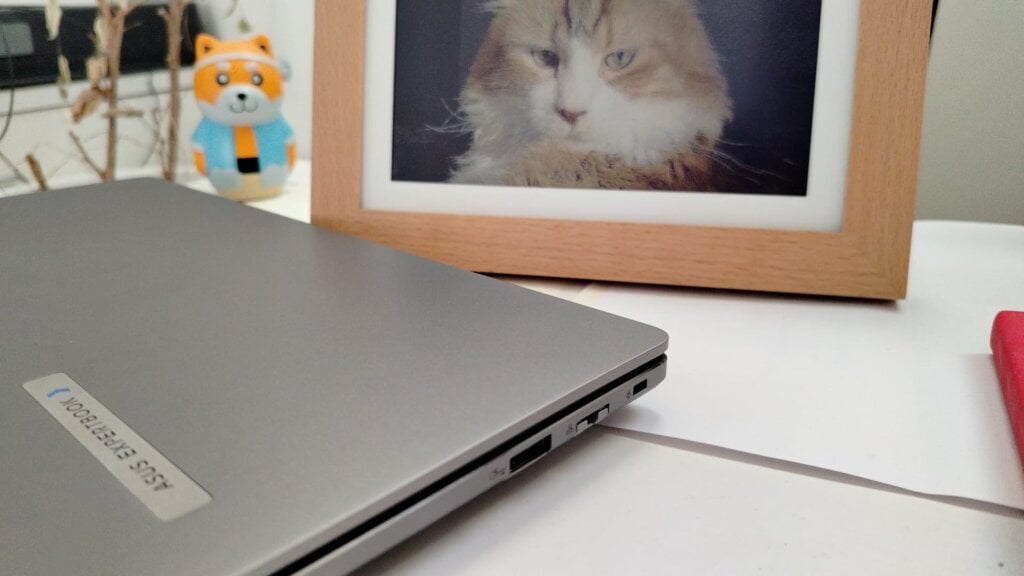 Expertbook P3 di Asus, il laptop aziendale ideale per startup e PMI? Expertbook PM3 foto 3