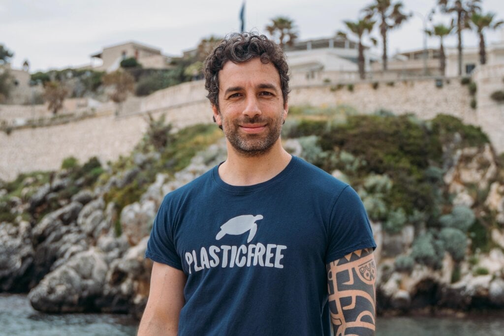 La battaglia plurale per una salute Plastic Free. «Insieme studiamo gli effetti delle nanoplastiche sul cervello» luca de gateano plastic free