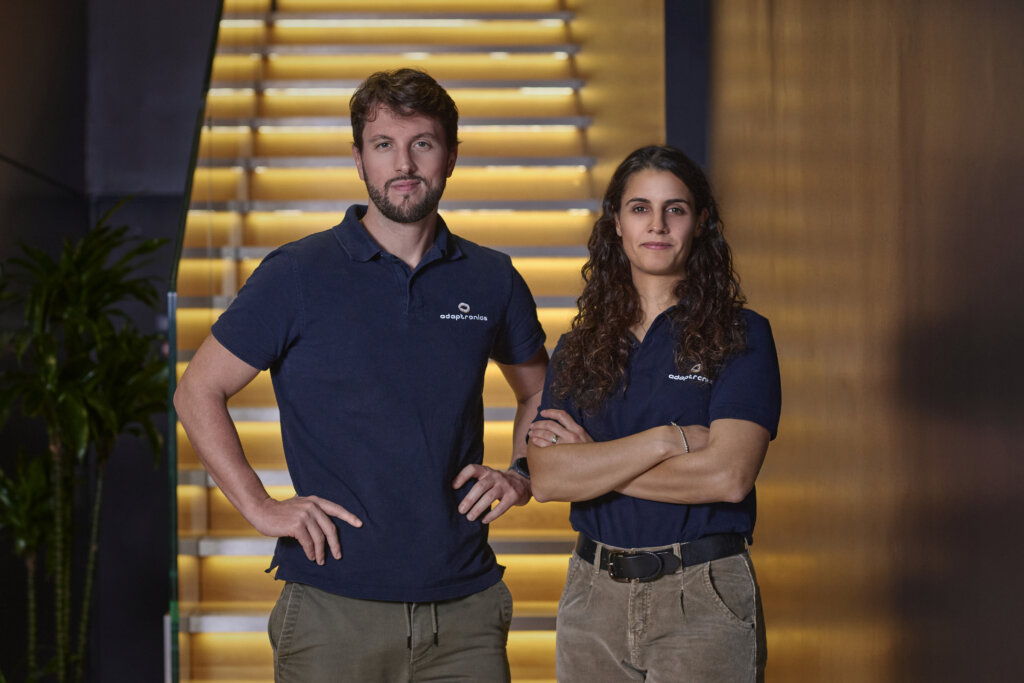 Adaptronics ritratti Lorenzo Camilla 111