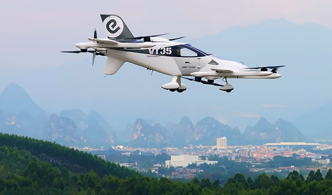 Biglietti a partire da 30 dollari per i taxi volanti: i piani del colosso cinese EHang. Quando decolleranno i primi passeggeri?