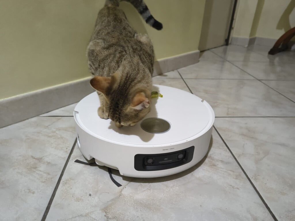 Dreame Aqua10 Ultra Track Complete, il robottino lavapavimenti che può arrivare davvero ovunque? Dreame Aqua10 Ultra Track Complete 1