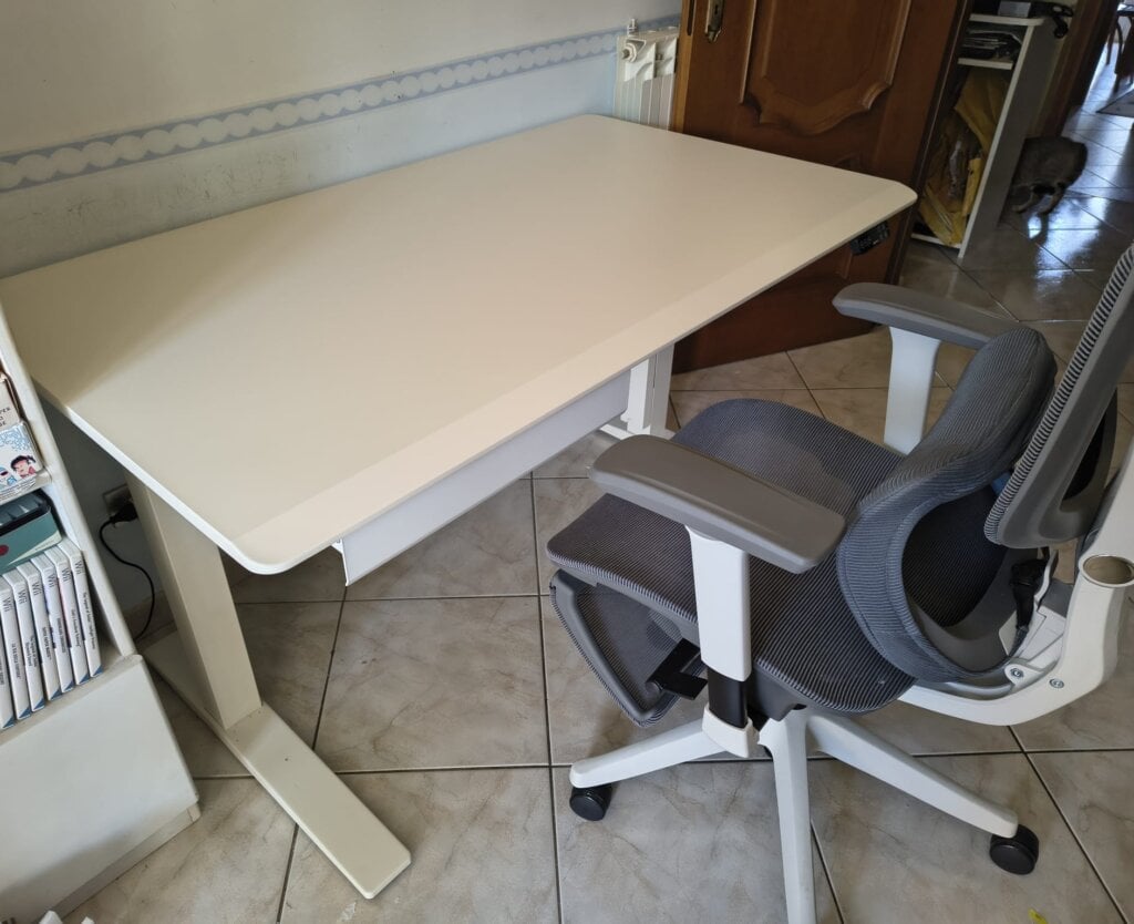 Flexispot, sedia per ufficio C7 e scrivania elettrica E7 Flow: come rinnovare la postazione di lavoro sotto Black Friday flexispot c7 e7 flow 2