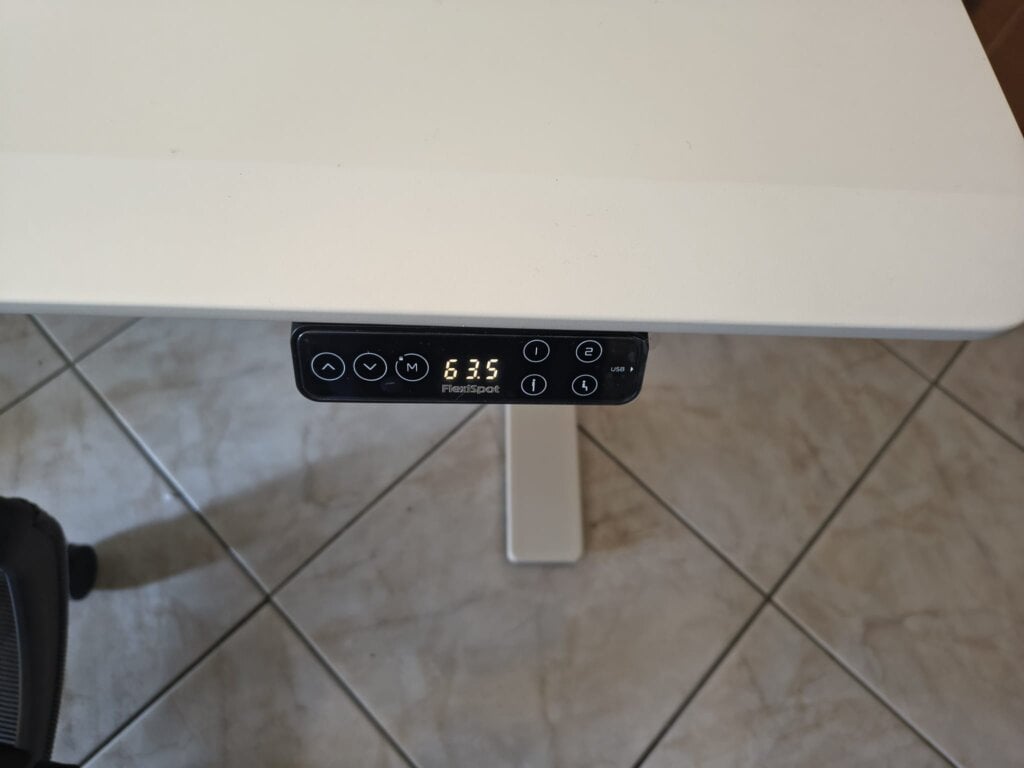 Flexispot, sedia per ufficio C7 e scrivania elettrica E7 Flow: come rinnovare la postazione di lavoro sotto Black Friday flexispot c7 e7 flow 4